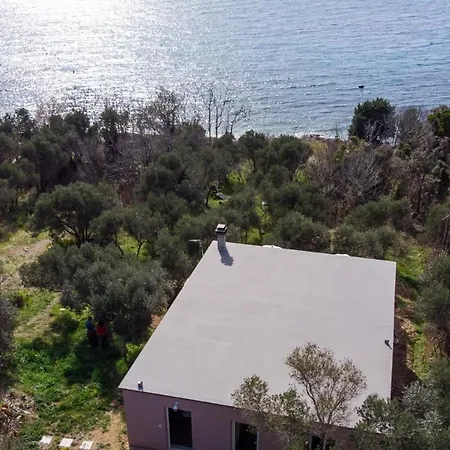 Holiday home House Oceanne 30m From The With Sea View Miholascica