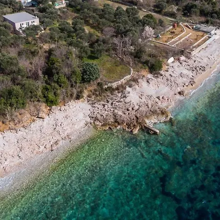 House Oceanne 30m From The With Sea View Miholascica