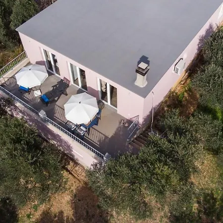 Holiday home House Oceanne 30m From The With Sea View Miholascica
